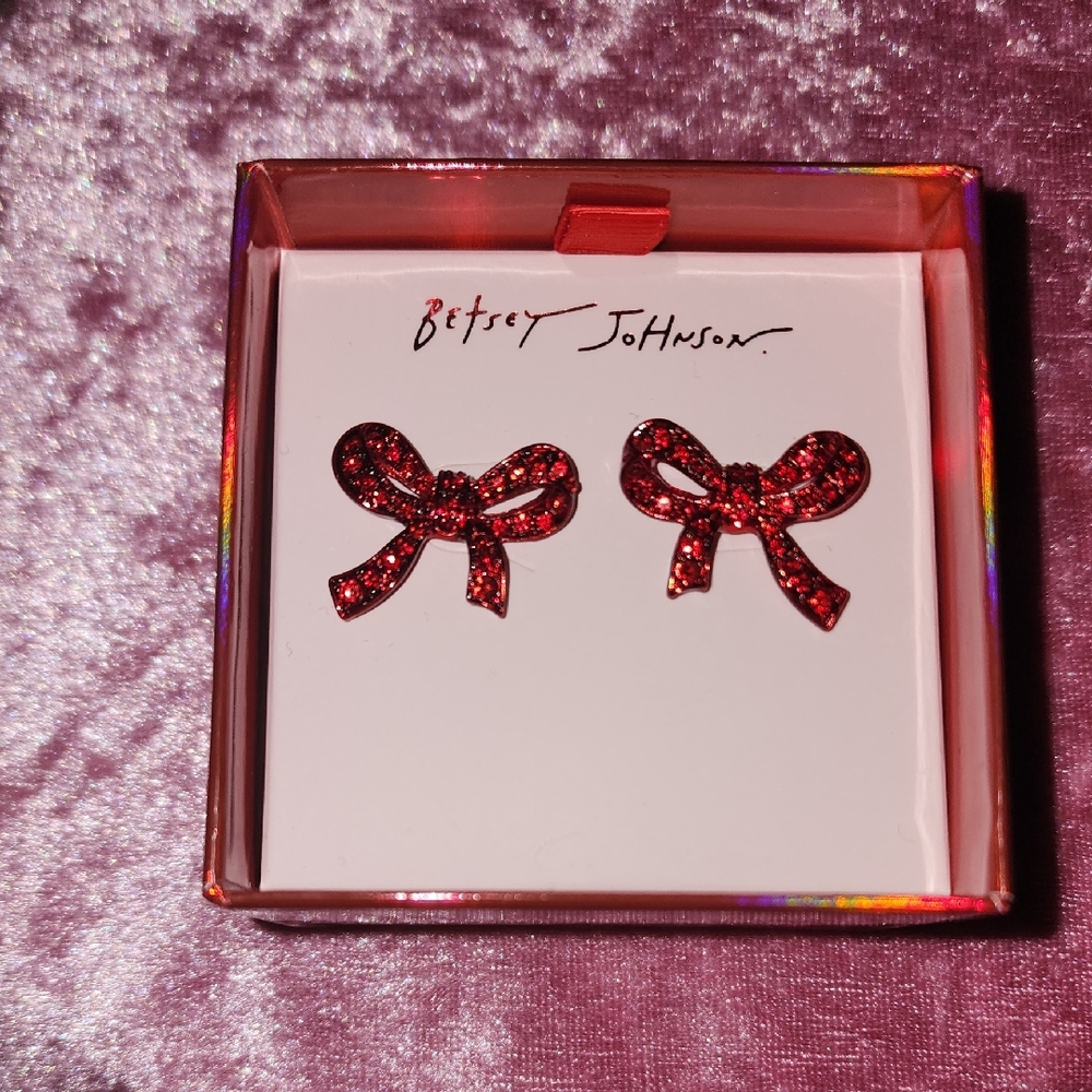 ✨️❤️NWT BETSEY JOHNSON RED SPARKLING BOW 🎀 EARRINGS ✨️❤️🎀